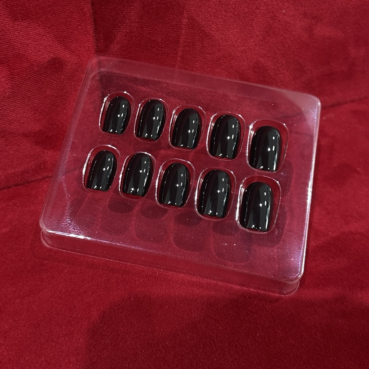 QUEEN BLACK SQUARE