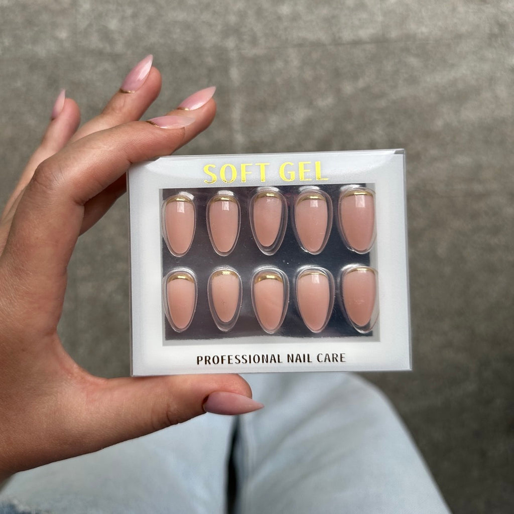 QUEEN GOLD LINE ALMOND